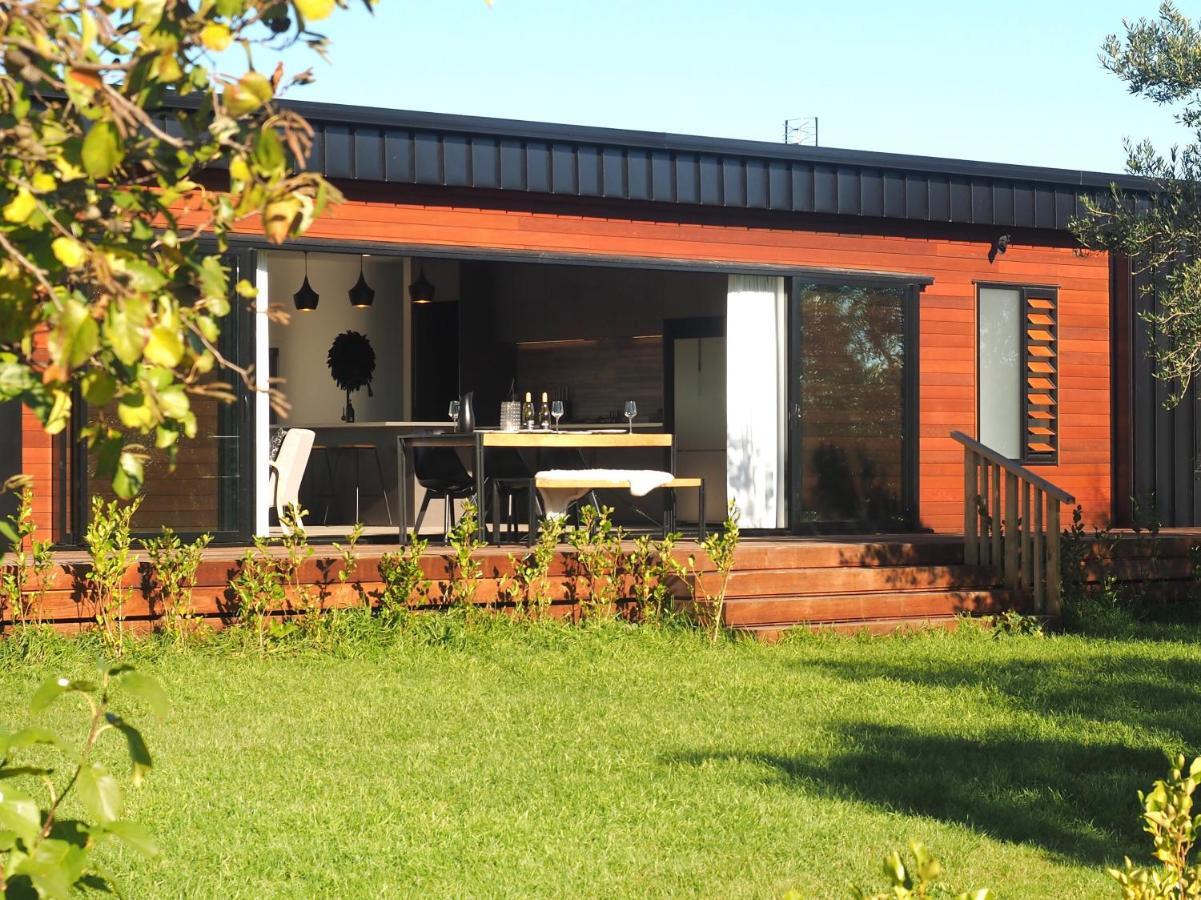 Pinot Longbox - Martinborough Holiday Home ภายนอก รูปภาพ