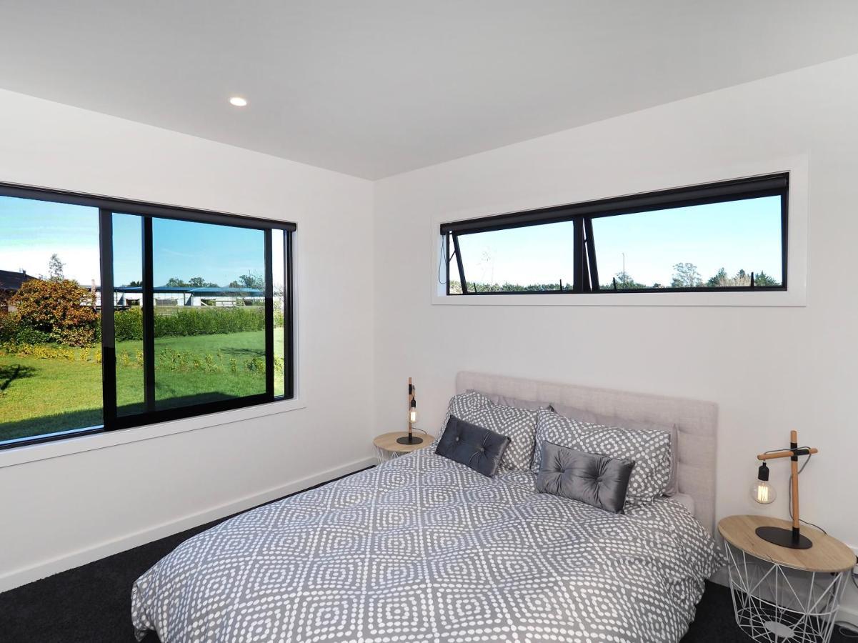 Pinot Longbox - Martinborough Holiday Home ภายนอก รูปภาพ